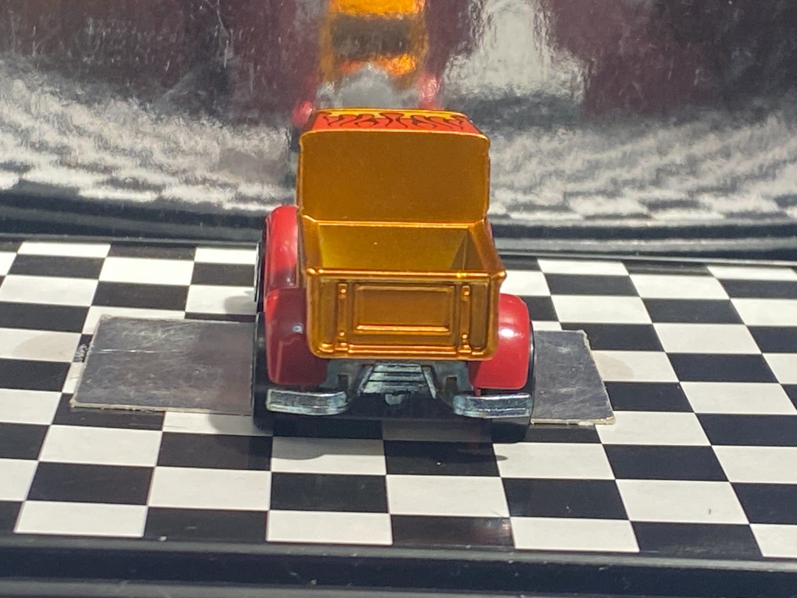 1/64 1929 FORD MODEL A CUSTOM PICKUP HOT ROD GOLD AND RED M30