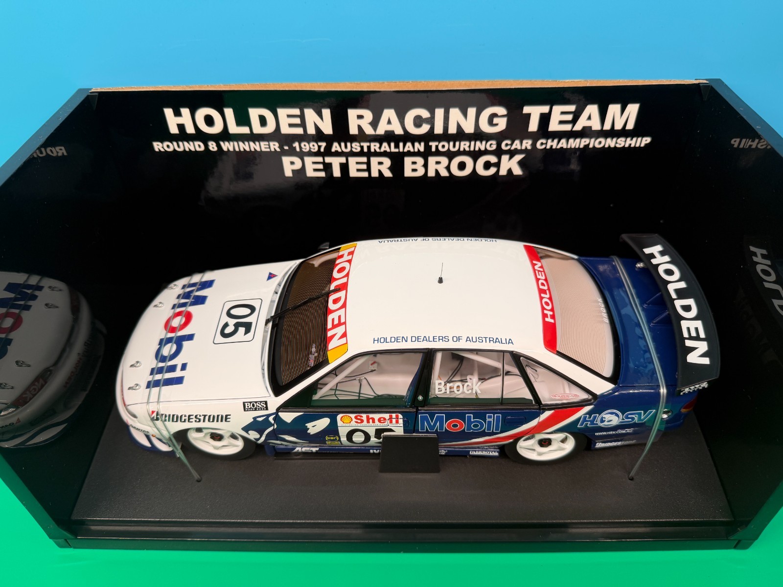 Biante 1:18 Peter Brock Holden VS Commodore HRT 1997 Round 8 Winner #05 COA LE