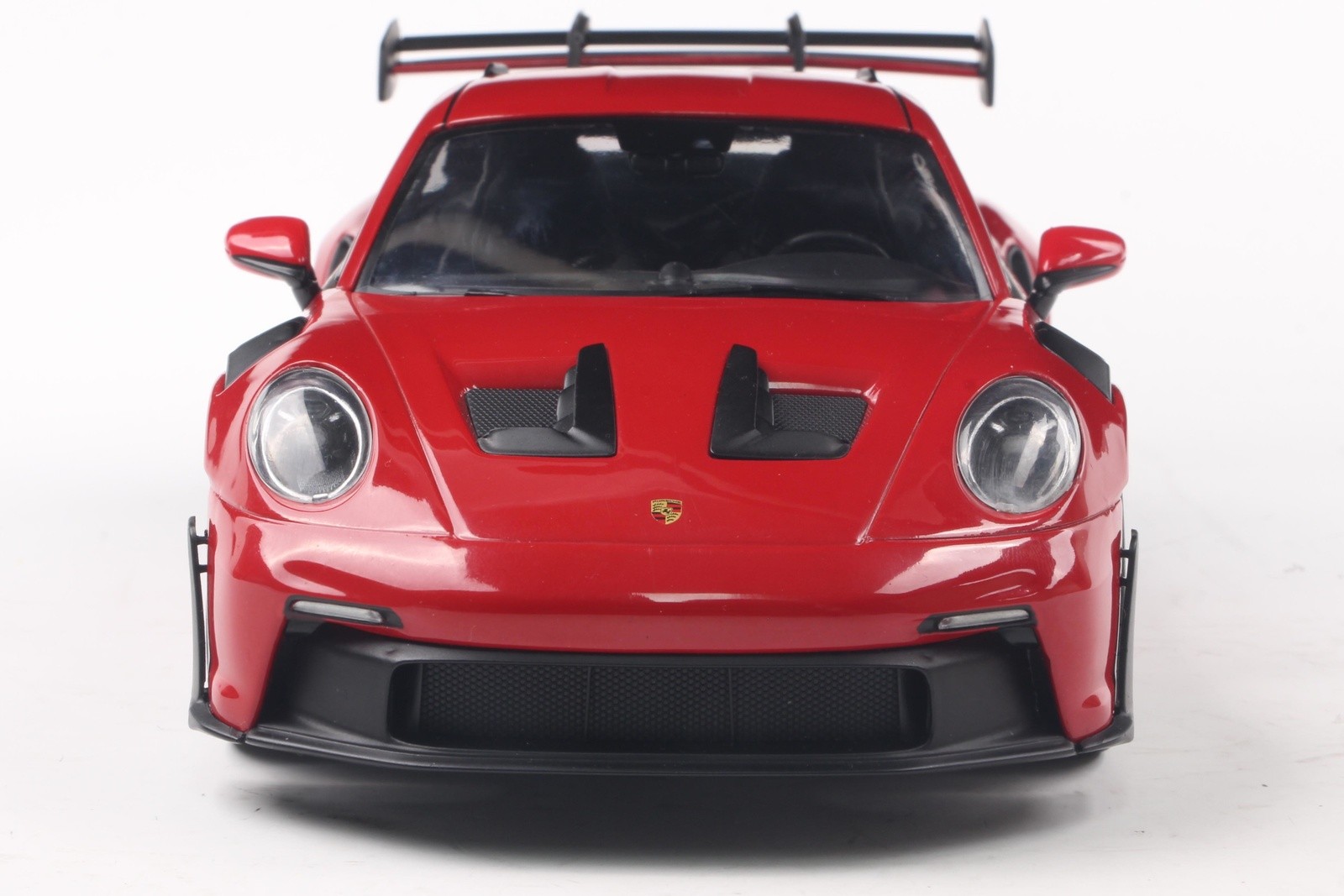 Porsche 911 992 GT3 RS 2024 red diecast model car S1812101 Solido 1:18