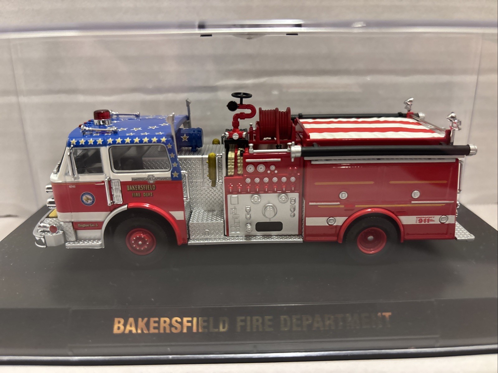 Code 3 Bakersfield Fire Dept Spirit Of 76 Limited Edition USA Flag 12860 1/64