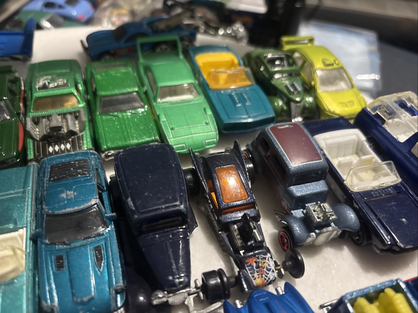 Hot Wheels Lot (32+) Random Loose Cars Bulk Mixed Diecast Mattel BLUE GREEN