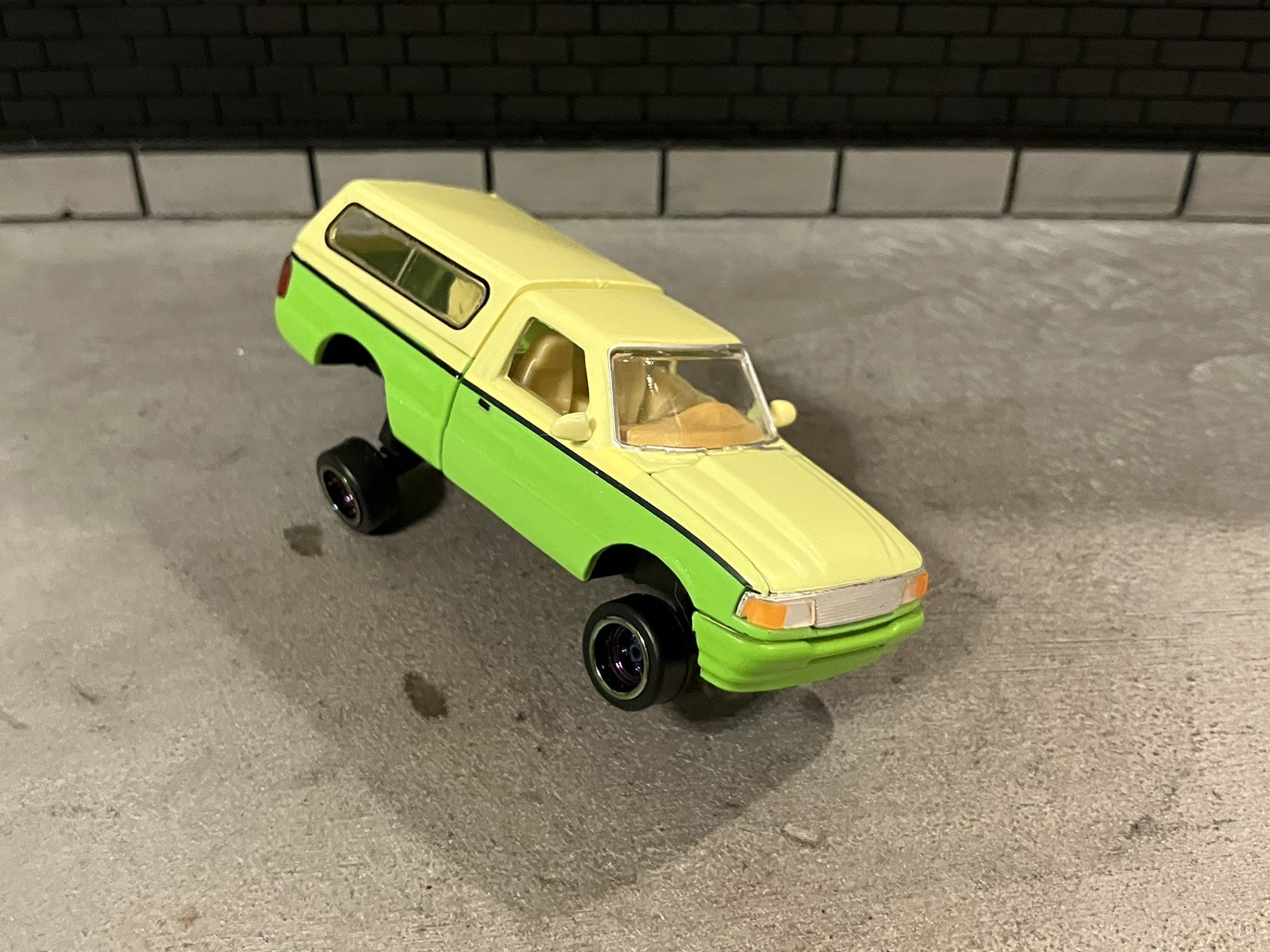 1995 Ford Ranger Lowrider 1/64 Scale Custom M2 Machines Diecast Car 3 Wheel Pose