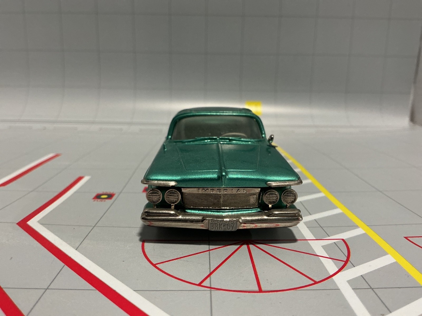 1:43 BROOKLIN MODELS 1961 IMPERIAL SOUTHAMPTON CUSTOMS COUPE