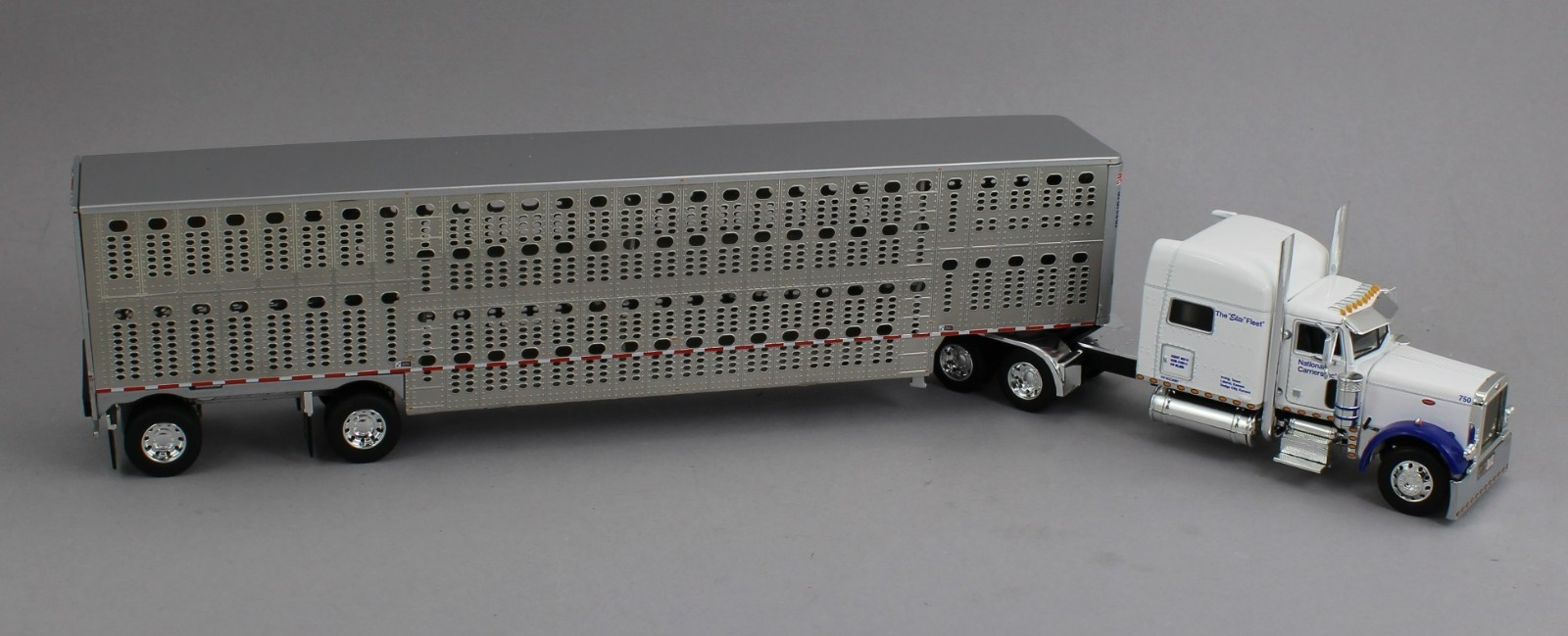 DCP 1:64 *LEGACY SERIES #5* NATIONAL CARRIERS Peterbilt 379 w/Livestock Traiker