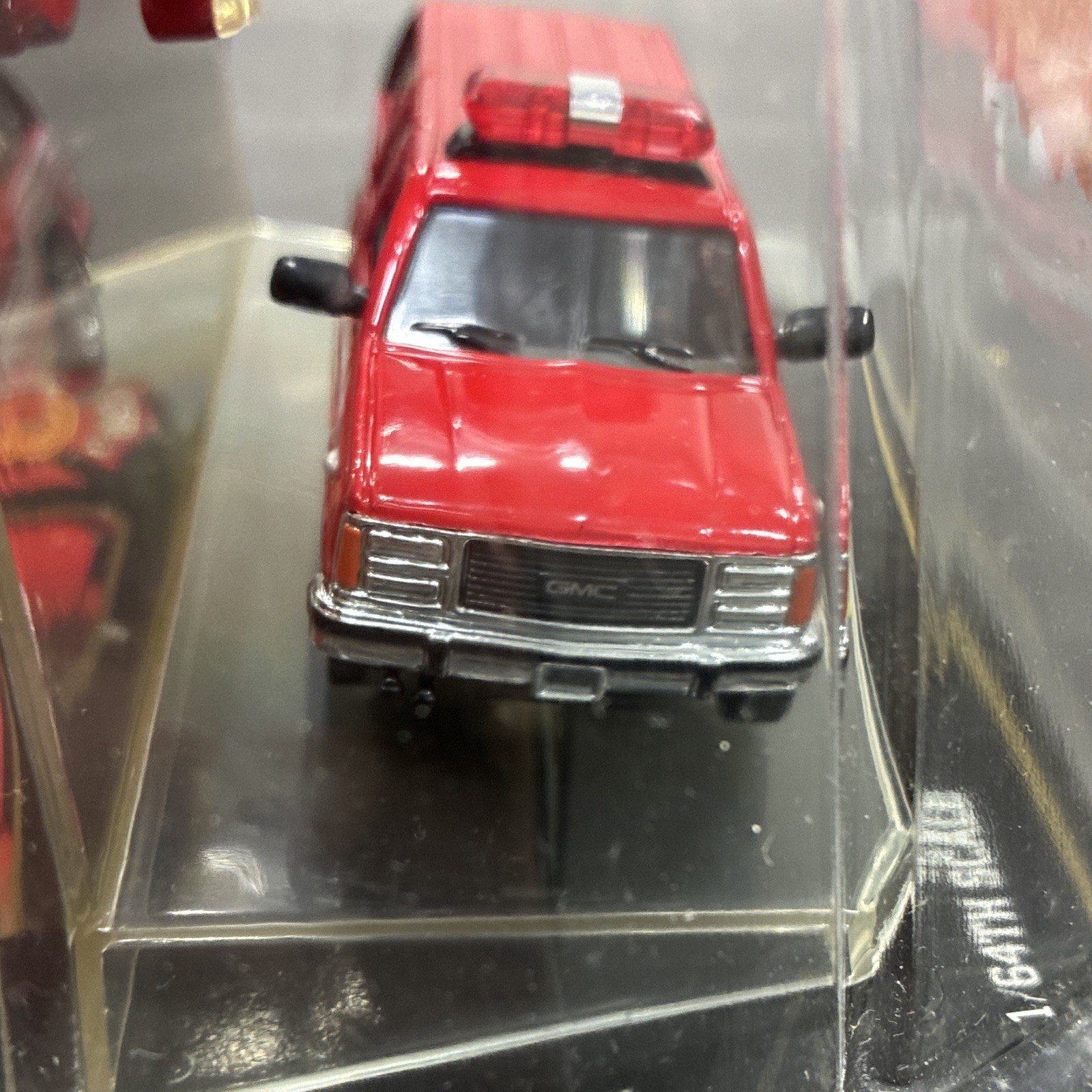 Code 3 Collectibles 1:87 GMC Suburban Boston Fire Dept Diecast Limited w/ Case