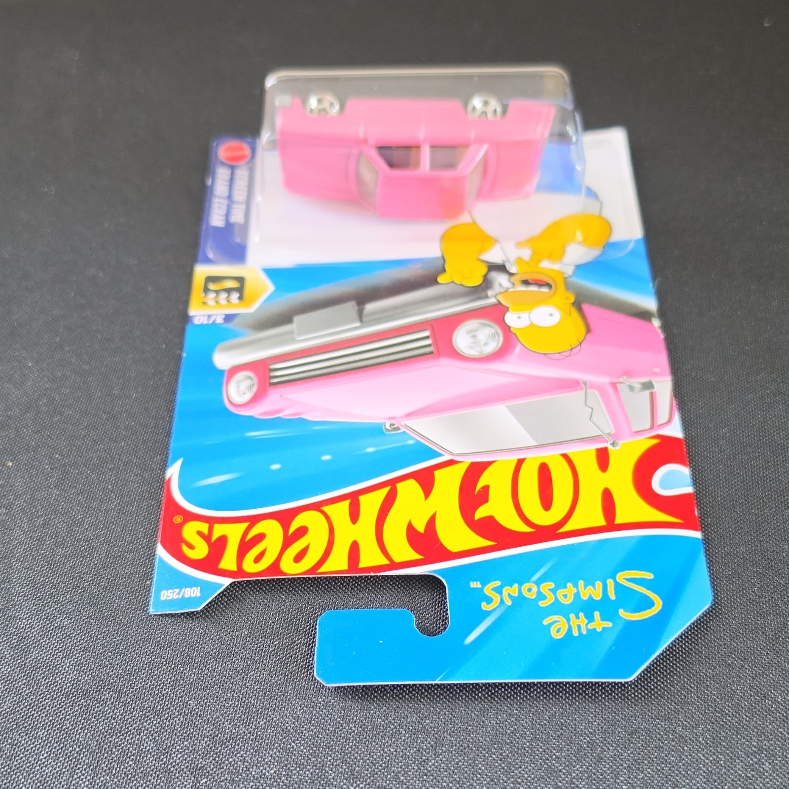 Hot Wheels Screen Time The Simpsons Family Car Pink 1:64 Diecast Unopened