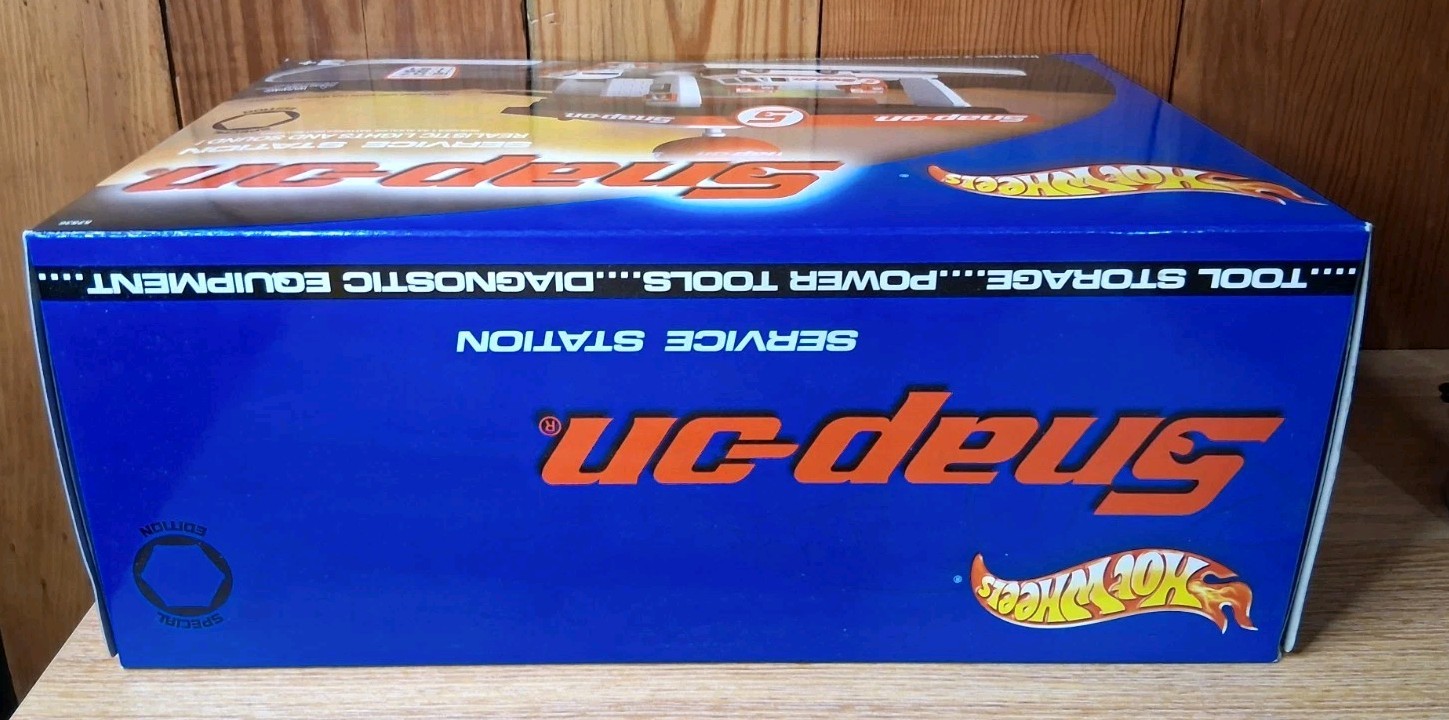 New Hot Wheels Snap-On Service Station Play Set With Cars