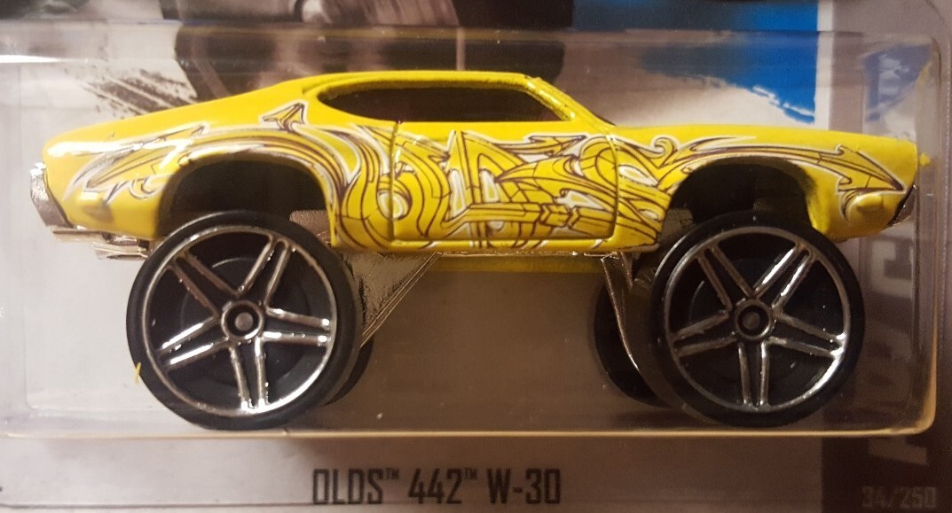 Hot Wheels Olds 442 W-30 4×4 Lifted 1:64 Scale New