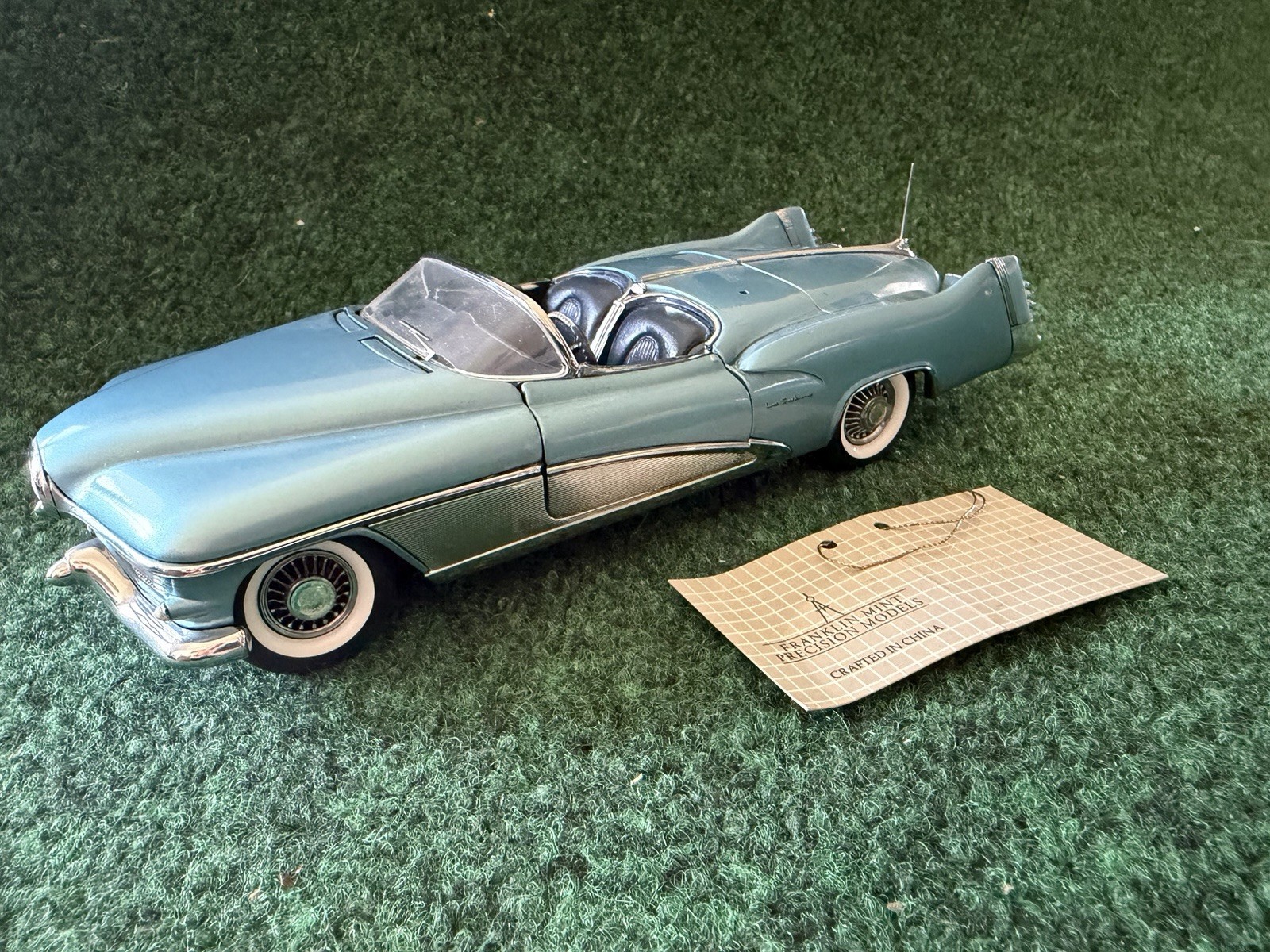 Franklin Mint 1:24 1951 Buick LeSabre Show Car Diecast Model