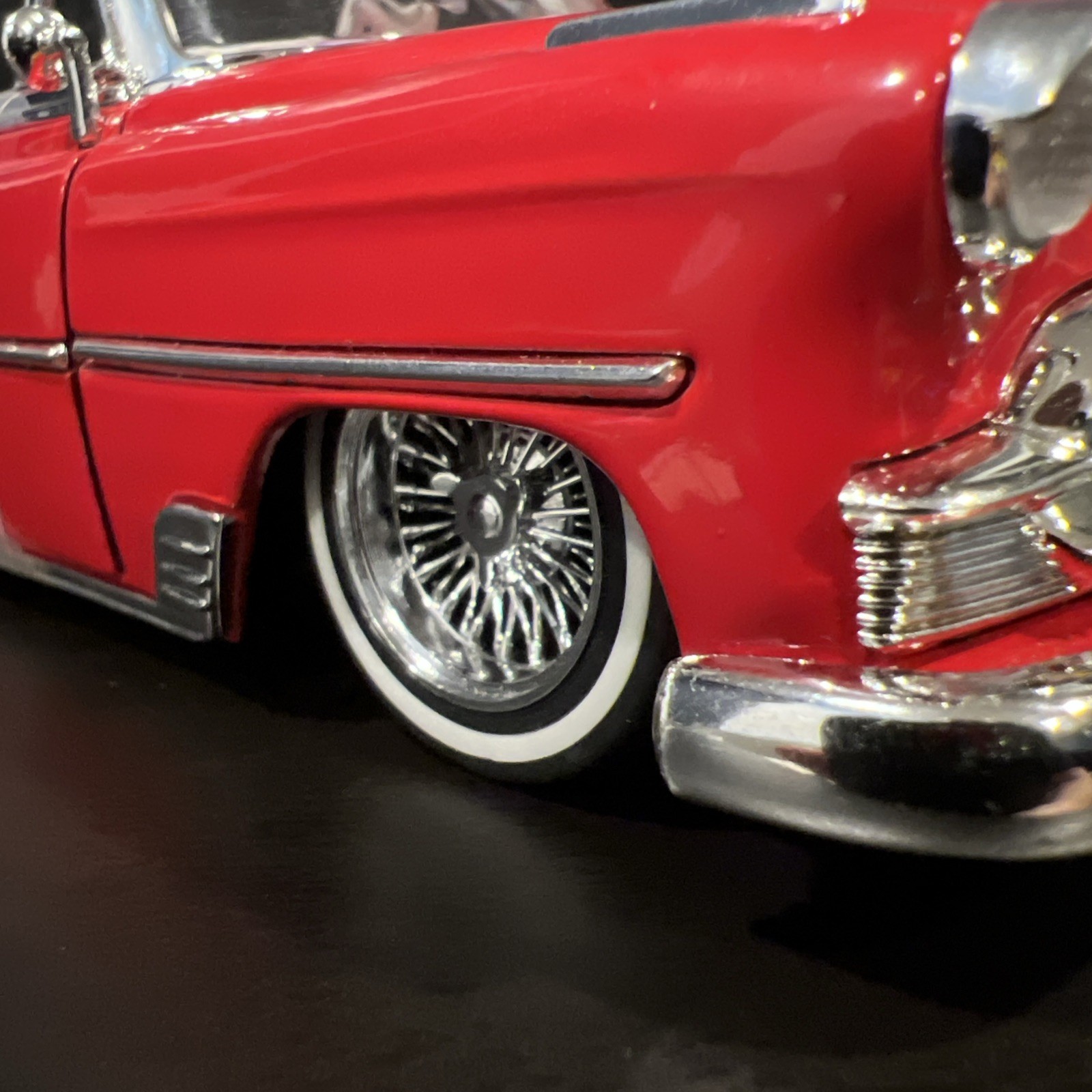 MINT 2001 Jada Street Low 1953 Chevy Bel Air Red 1/24 Lowrider Convertible Car