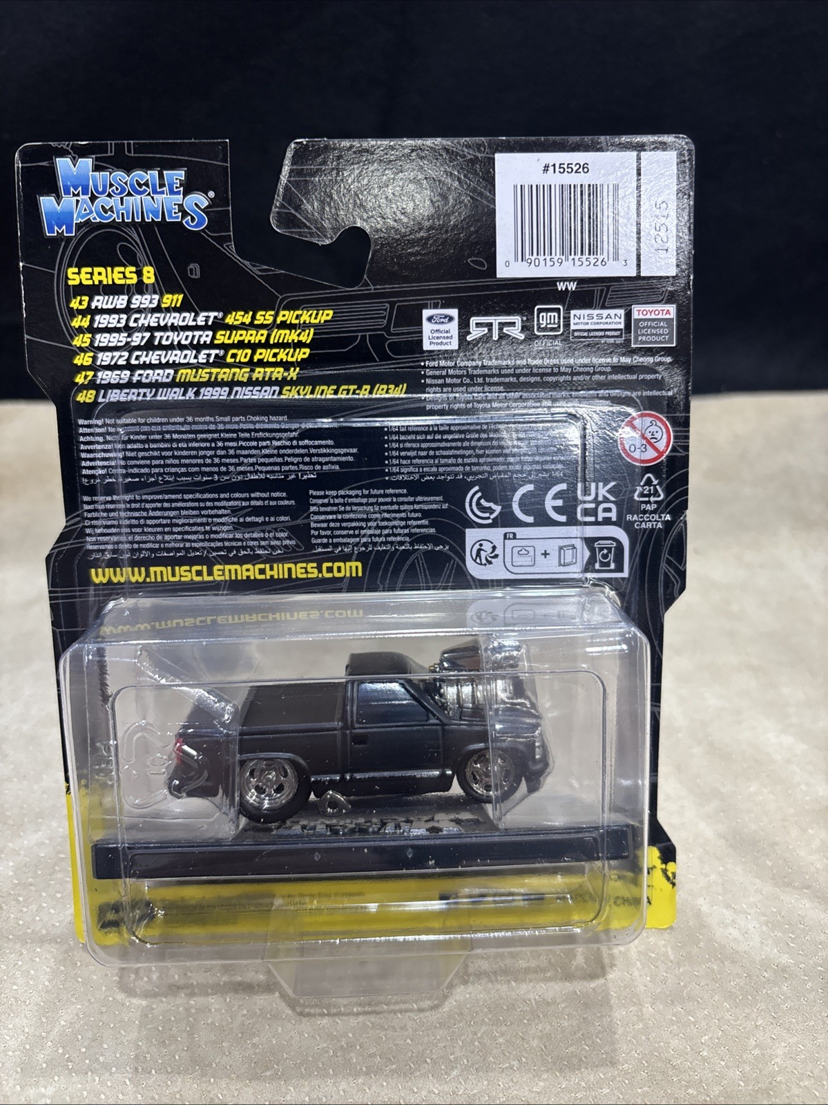 Muscle Machines 1:64 1993 Chevrolet 454 SS Pickup Truck Black 15572RD