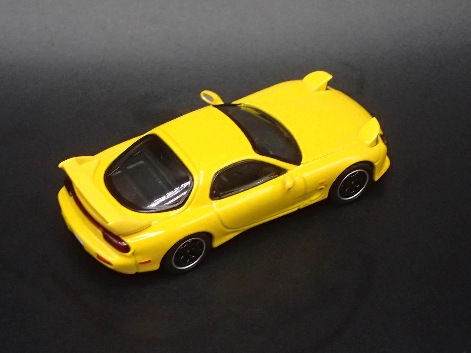 MAZDA RX7 FD3S INITIAL D YELLOW JDM 1:64 SCALE DIORAMA DIECAST MODEL CAR
