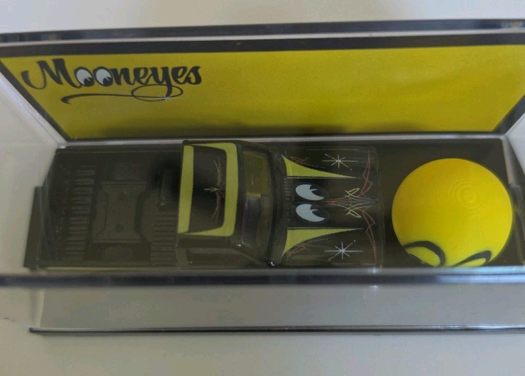 Hot Wheels Dallas 26th Nationals CS Customs Black Mooneyes Silverado War Games