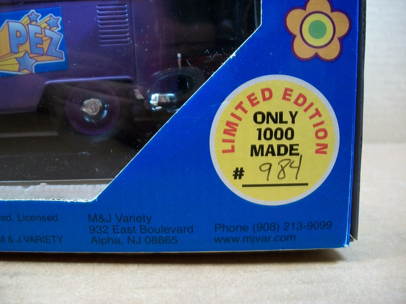 1:18 Scale VW Microbus “PEZ PEACE VAN” ~ #984 of 1000 ~ with Display Case