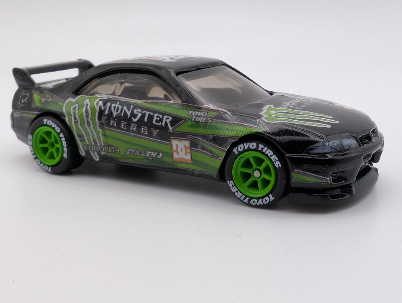 Hot Wheels CUSTOM Nissan Skyline GT-R R33 BCNR33 Monster Energy HOONIGAN Toyo