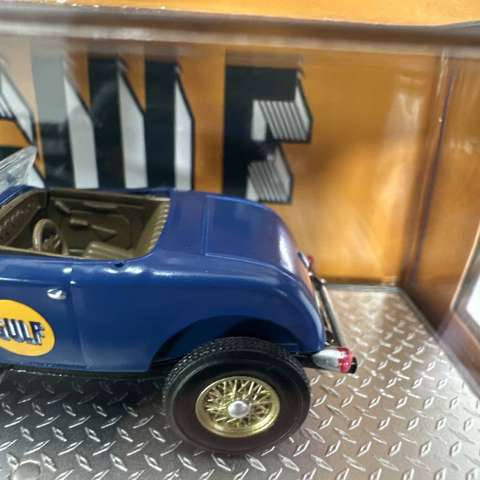 1932 Ford Roadster Gulf Blue M2 Machines R103 25-76 New in Package