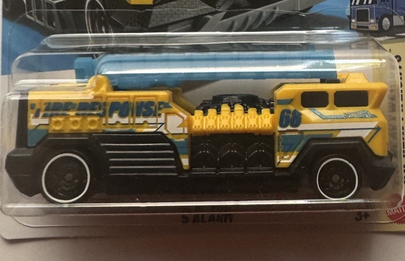 2026 Hot Wheels HW HEAVYWWEIGHTS 1/5 5 Alarm 32/250 (Yellow) (Int. Card)
