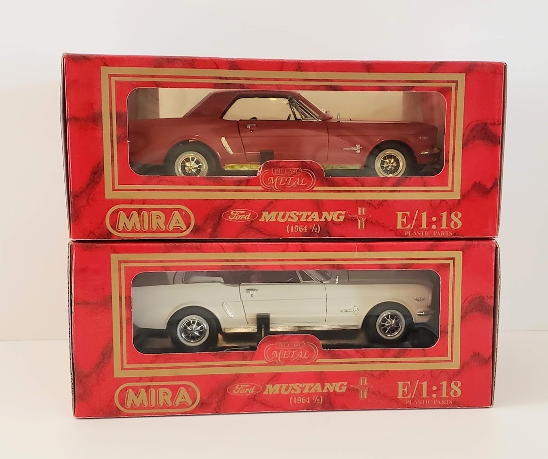 MIRA Golden Line 1:18 Die Cast 1964 ½ Ford Mustang Red Coupe White Convertible 2
