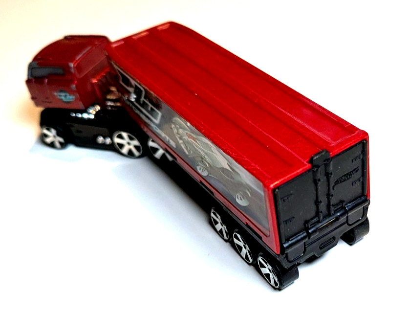 Hot Wheels Truckin Transporter Rig Dog Red Motorsports Toy 2006 Mattel 1:64