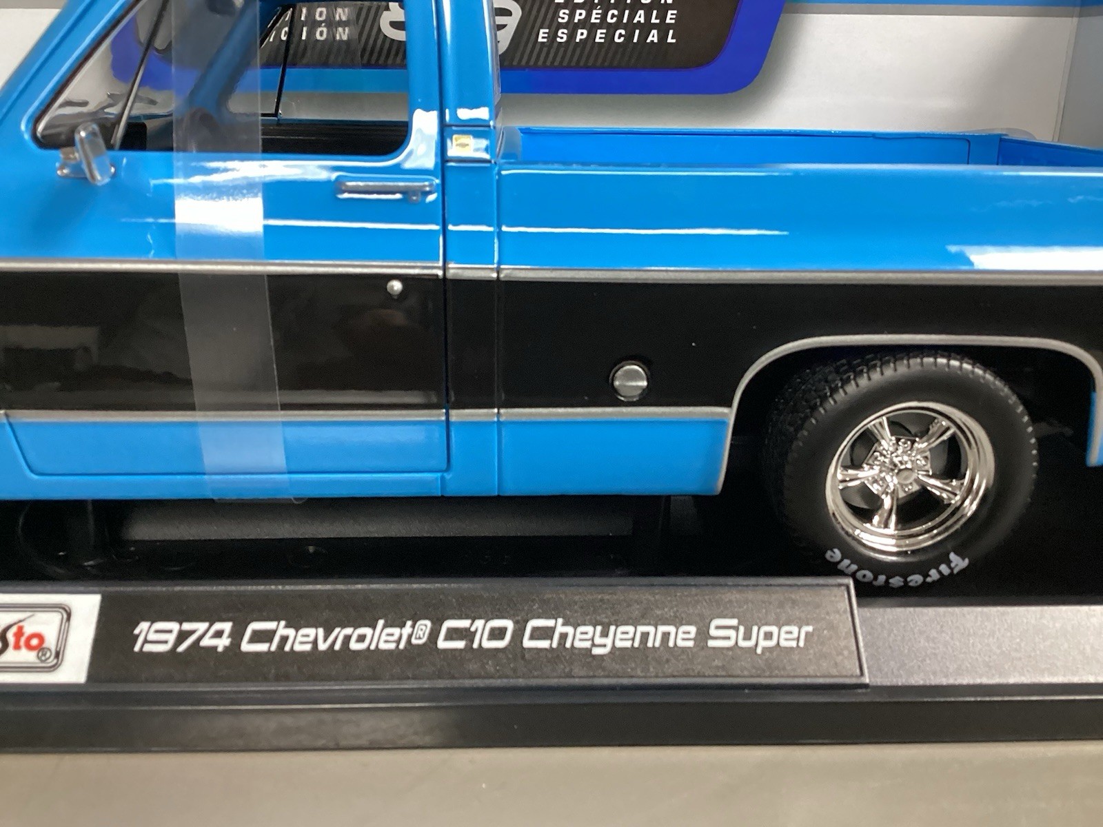 Maisto 1974 Chevrolet C/10 Cheyenne Super 1:18 Scale Special Edition Diecast
