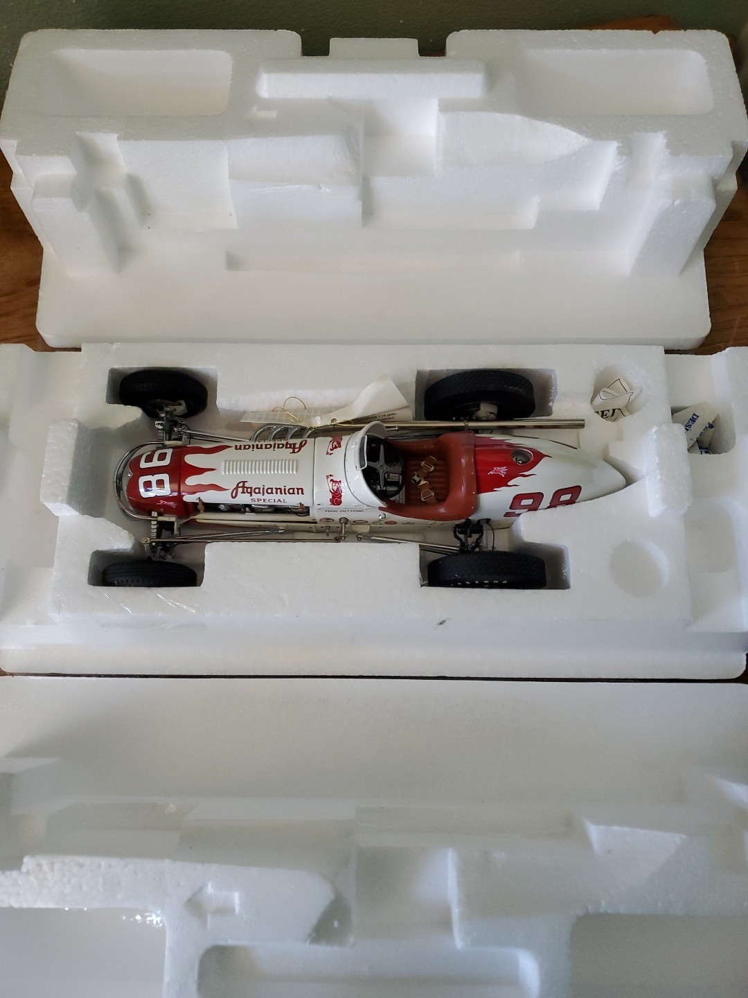 Franklin Mint 1/16 Diecast The Agajanian Special #98 w/ Accessories