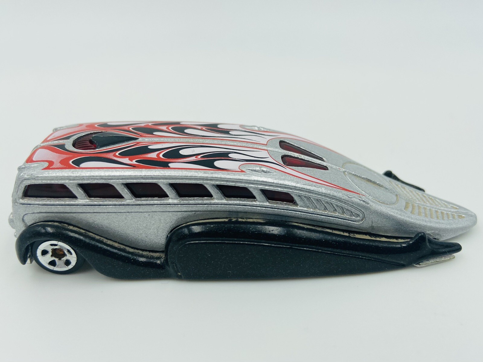 2004 Hot Wheels First Edition Crooze Low Flow 49/100 Silver Black Red White🔥🏁