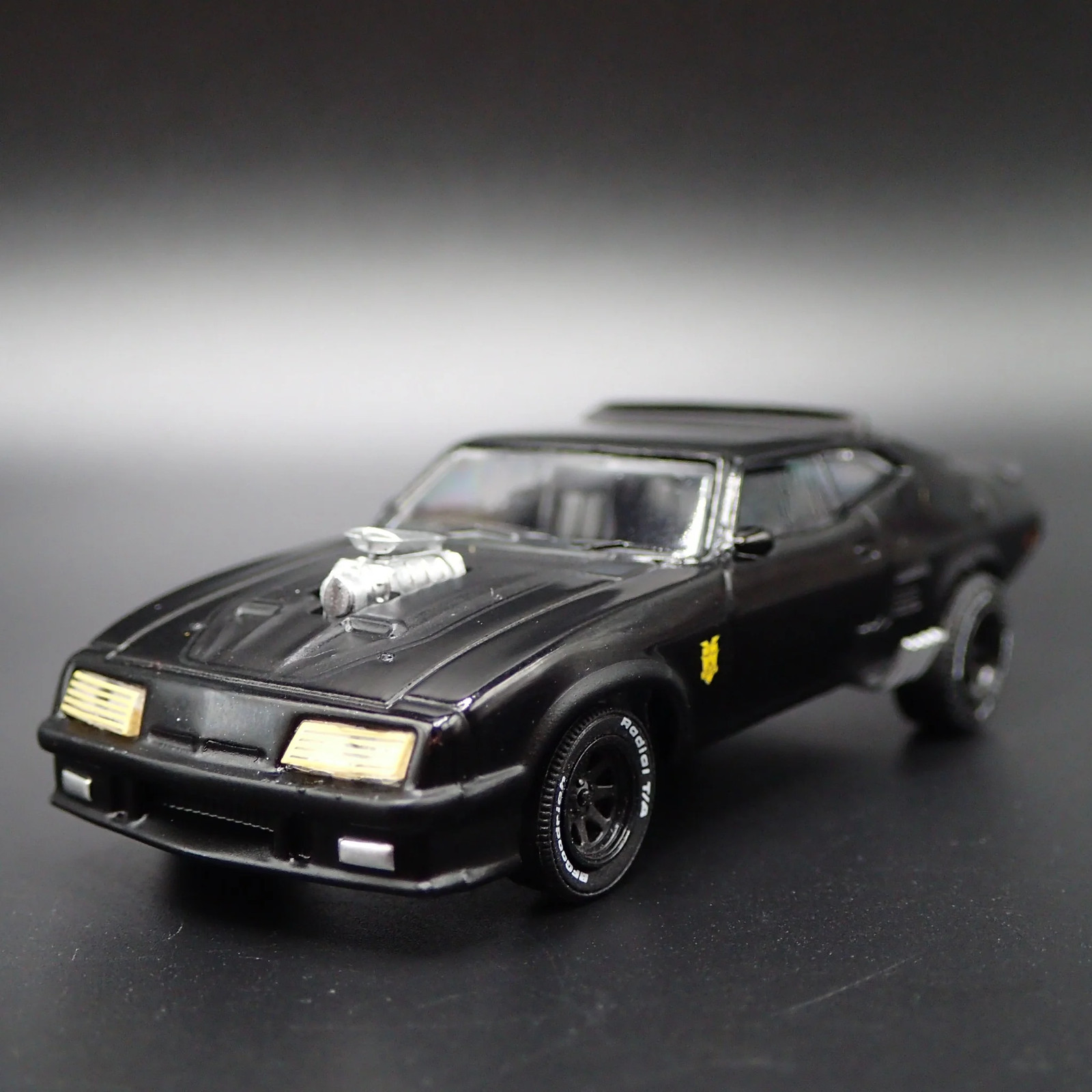 1973 FORD FALCON XB MAD MAX RARE 1:64 COLLECTIBLE DIORAMA DIECAST MODEL CAR