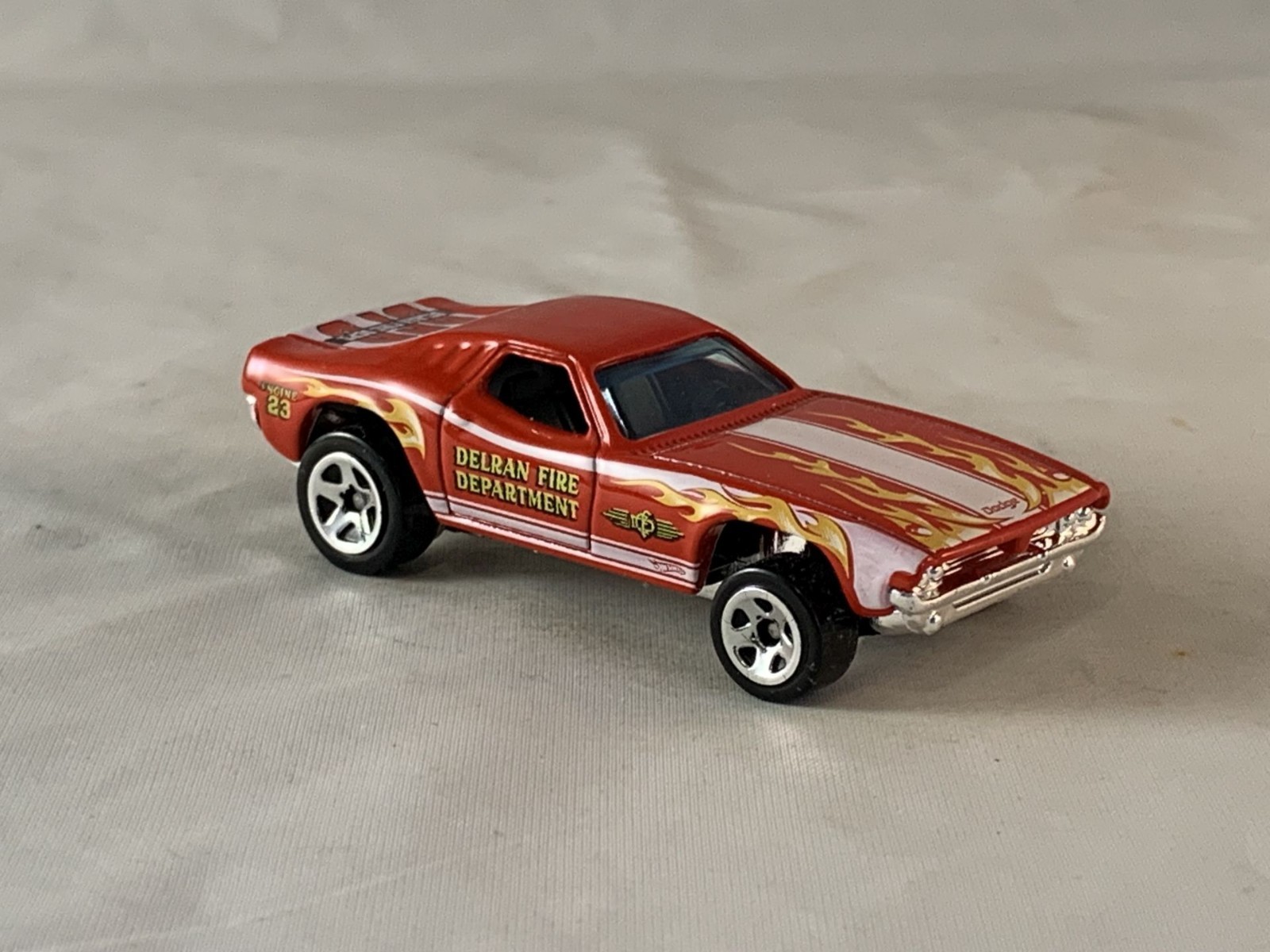 Hot Wheels Dixie Challenger 2011 Main Street Red 5SPs