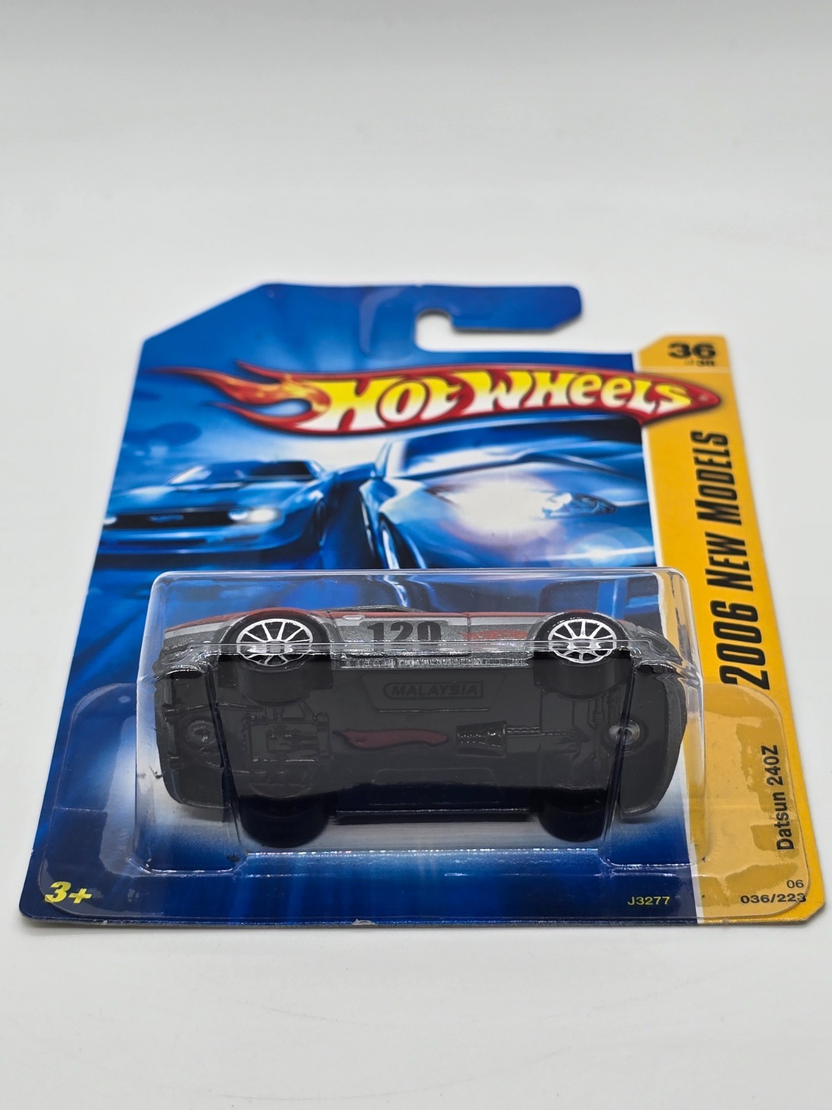 Hot Wheels – 2006 KMART EXCLUSIVE COLOR VARIATION – New Model Series Datsun 240Z