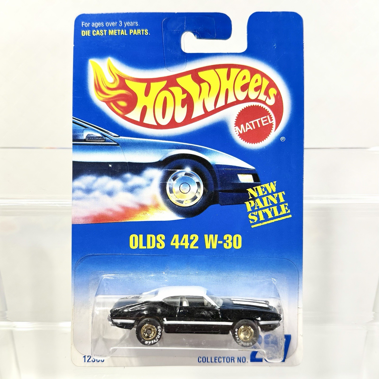 Hot Wheels 267 Olds 442 W-30 Black w/White Stripes Gold Hub Real Riders 1991