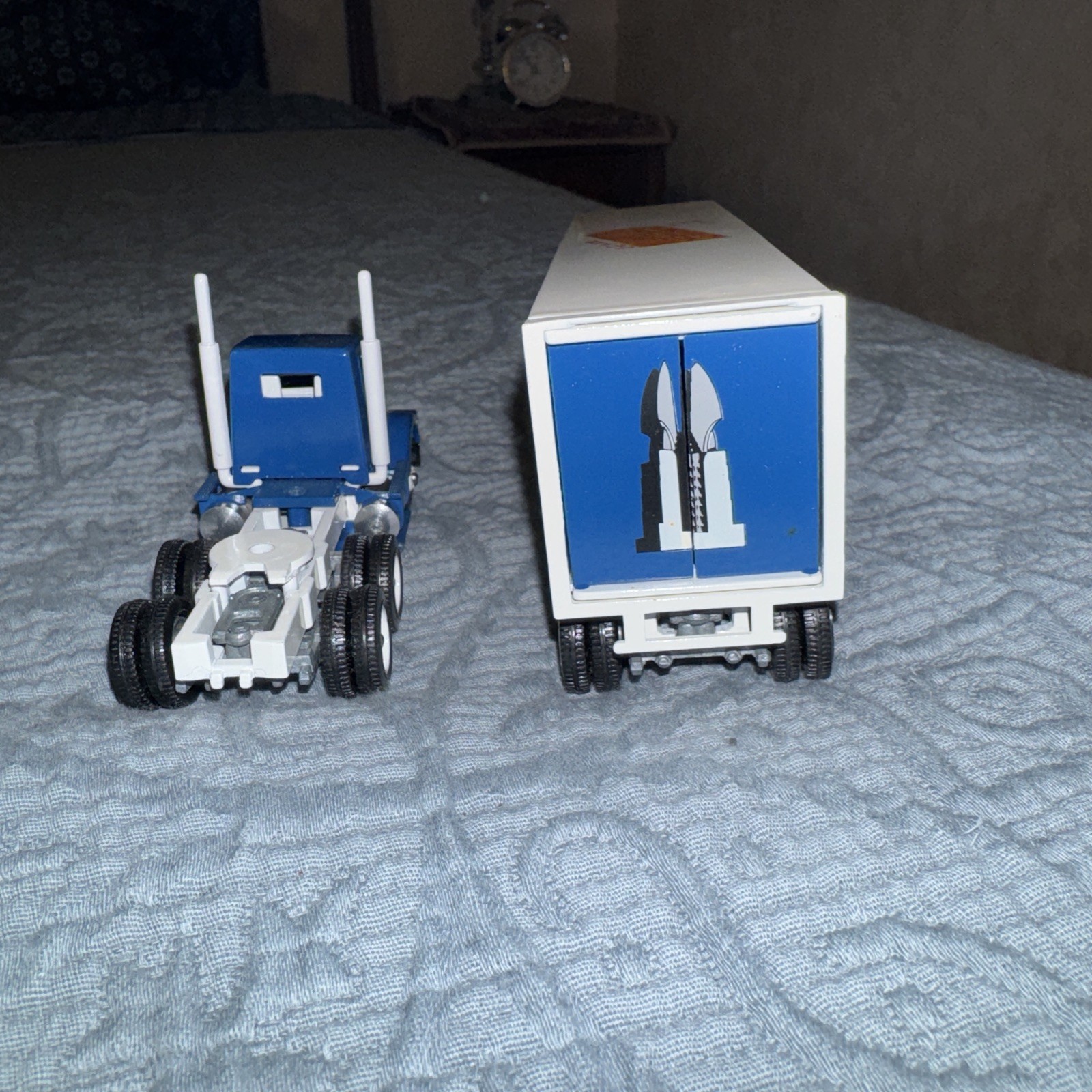 Winross Diecast Truck Kenworth T600 Day Cab Tractor Trailer 1992 WXXI-TV Auction
