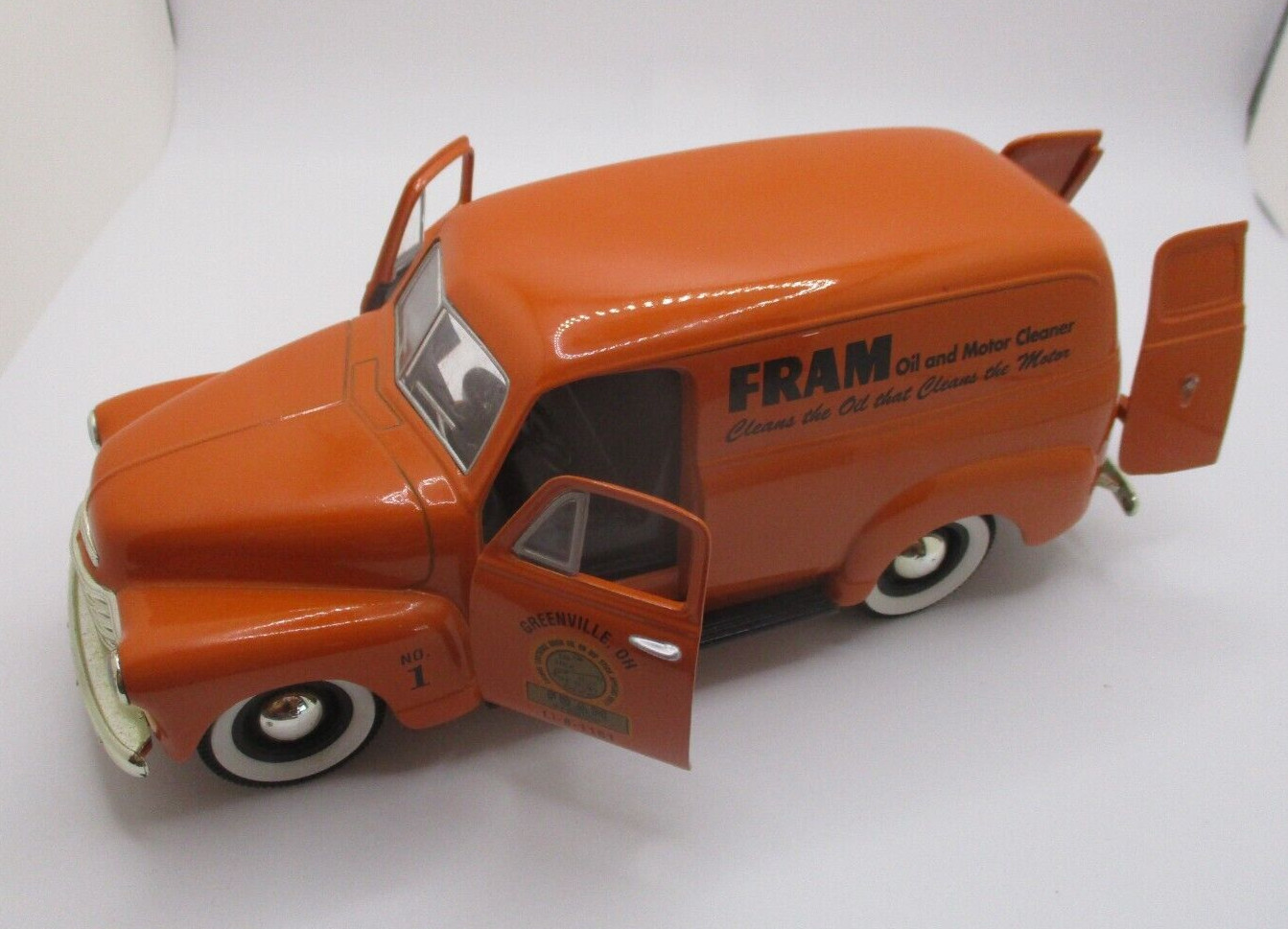 Fram GREENVILLE O. 1952 Chevrolet 3100 Panel No.1 SpecCast Die Cast Collectible