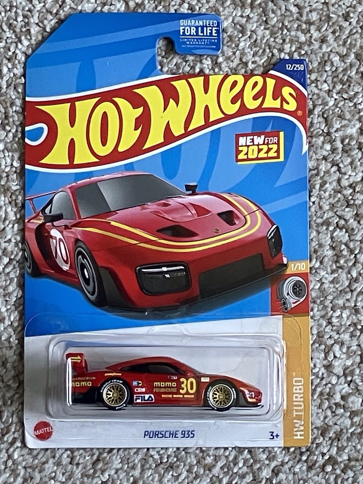 1/64 Custom Hot Wheels PORSCHE 935 w/real riders MOMO Custom