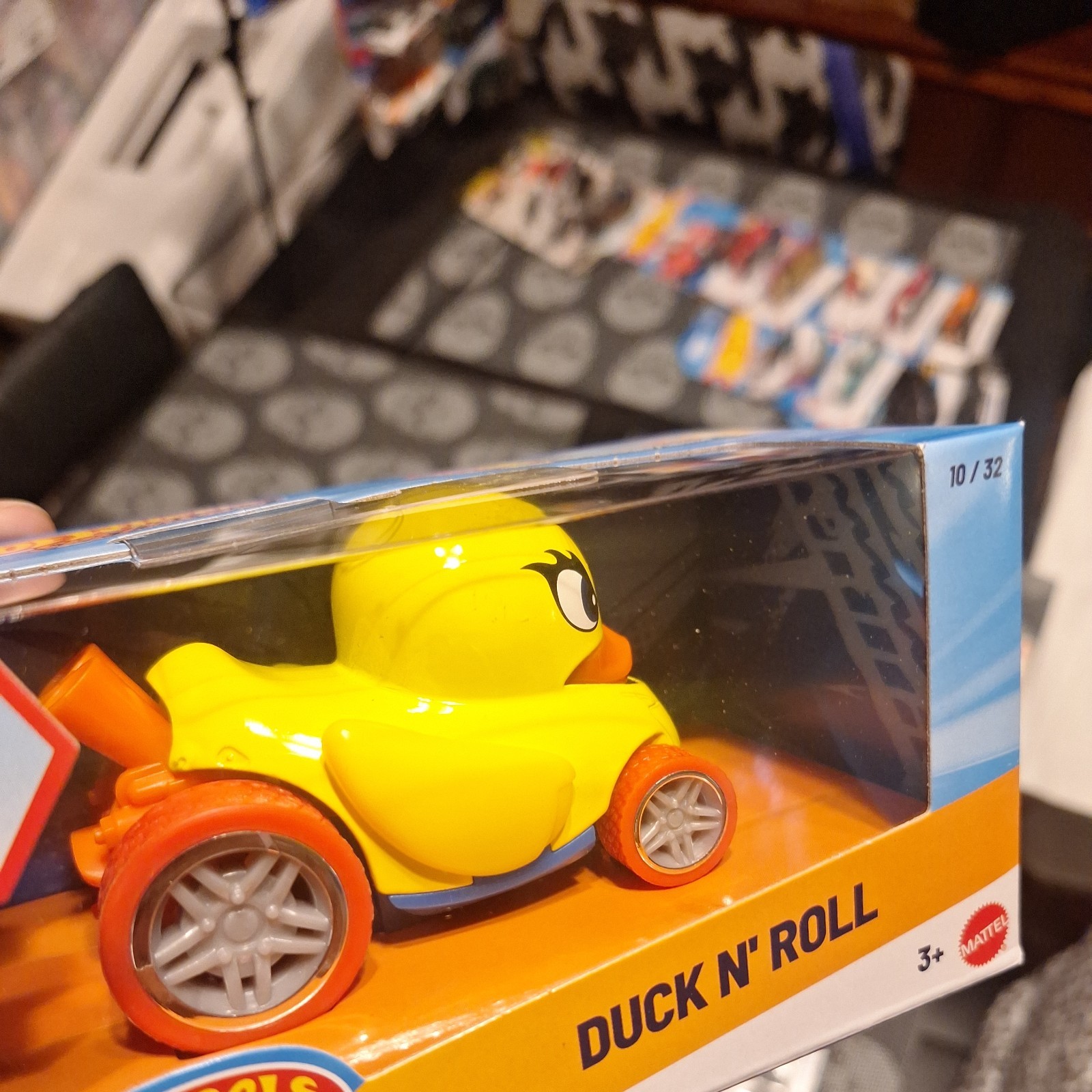 Hot Wheels Pull-Back Speeders – DUCK N ‘ ROLL