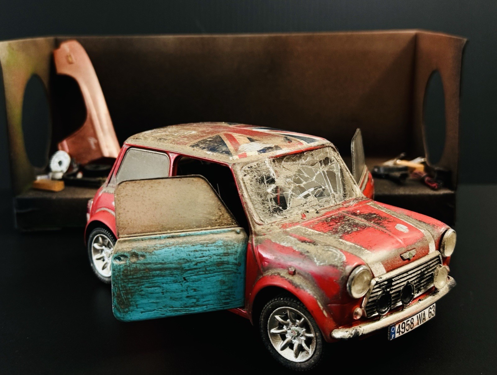 1971 Mini Cooper Wrecked Abandoned 1/18 Kodeblake Barn Find Diorama 1 Of 1 🔥