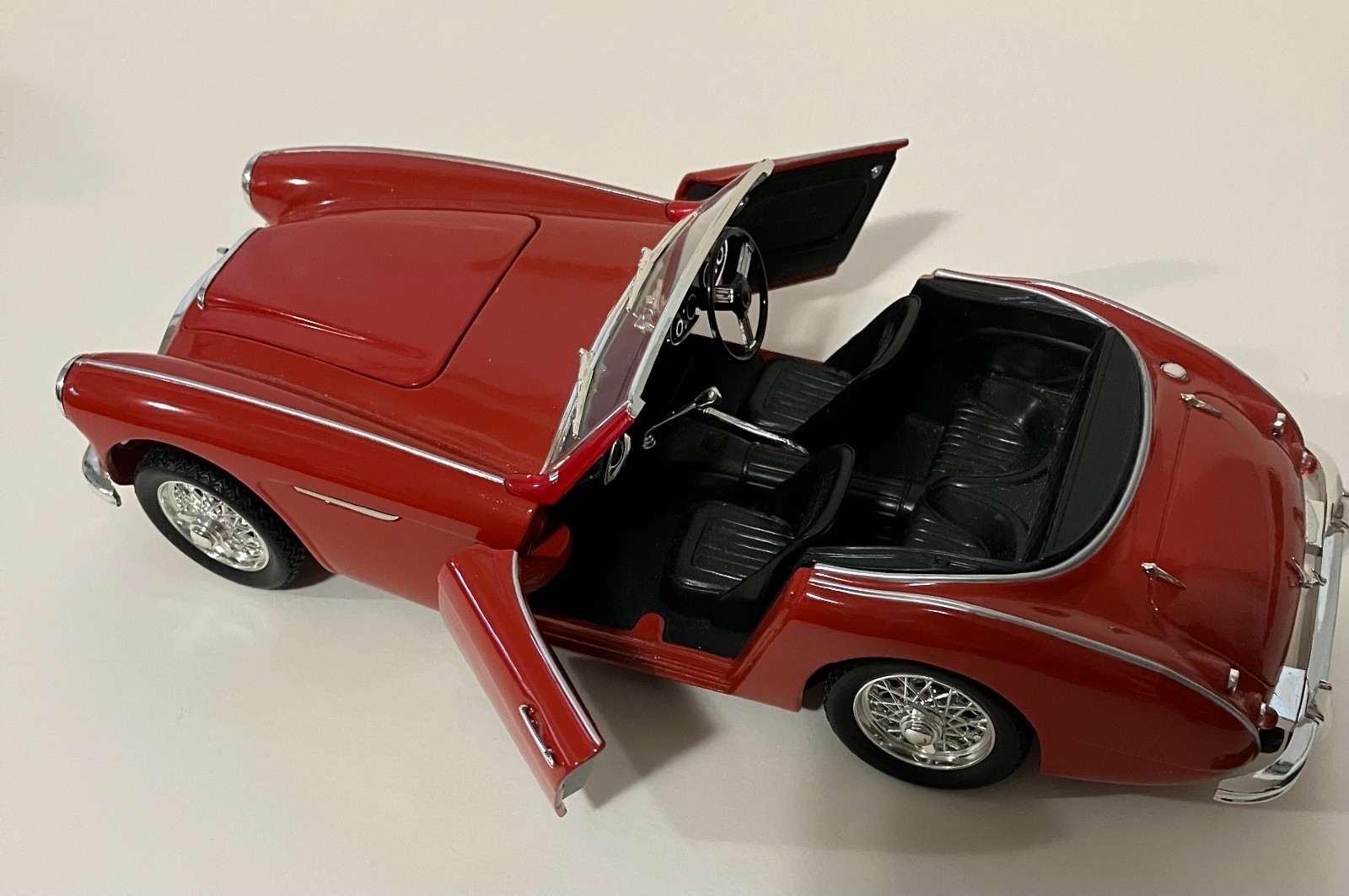 ERTL 1961 Austin Healey 3000 II Tri-Carb European Classics 1:18 Scale Diecast