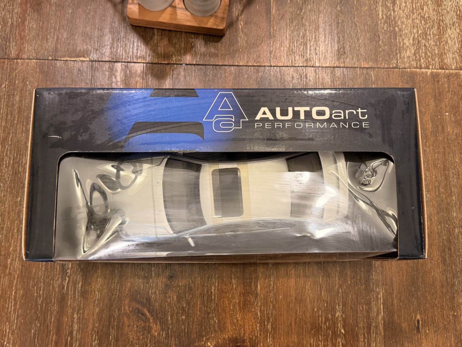 auto art 1:18 diecast Lexus GS400 Silver Model Damage Box
