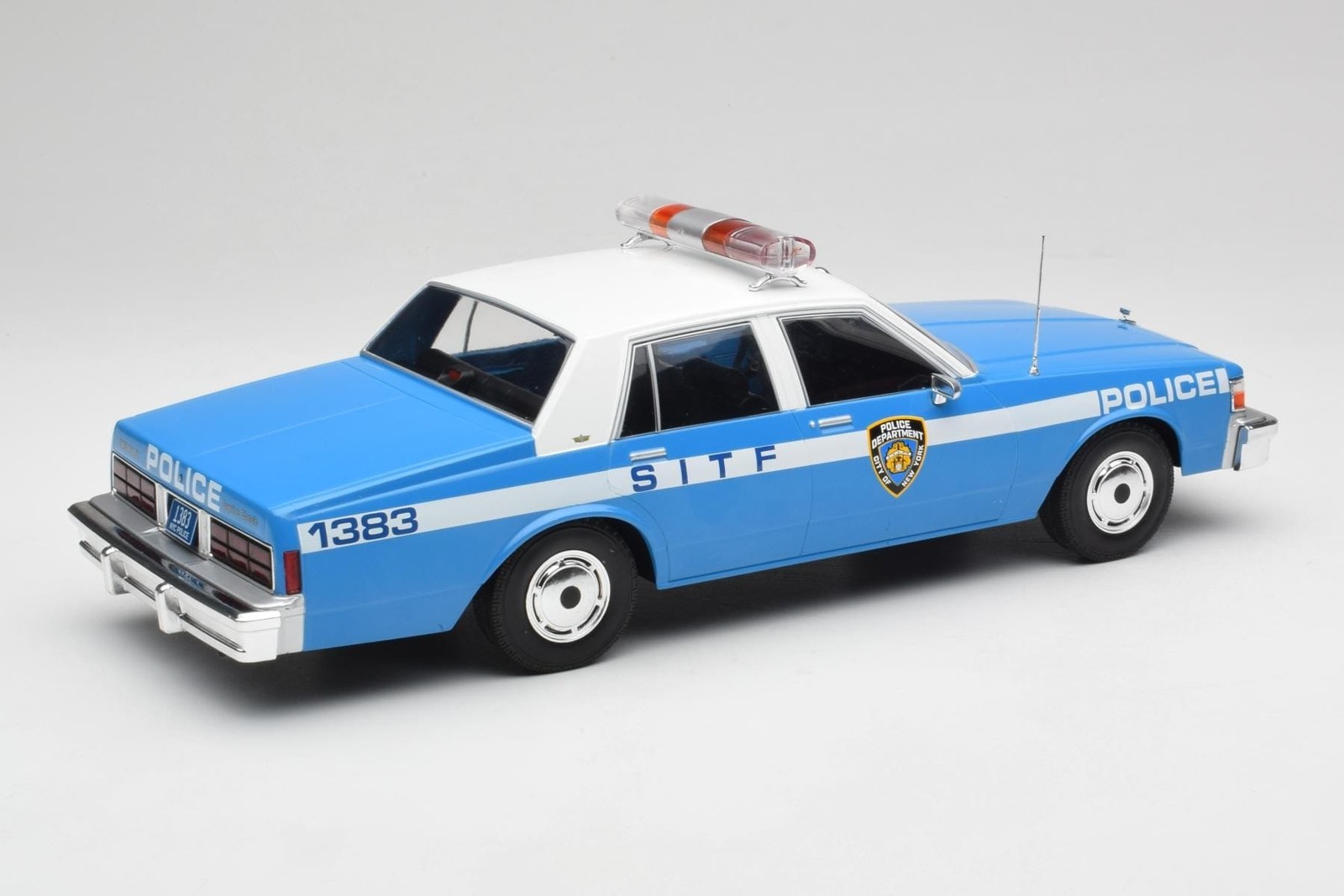Chevrolet Caprice NYPD Police Car MCG 1:18 | MCG18360