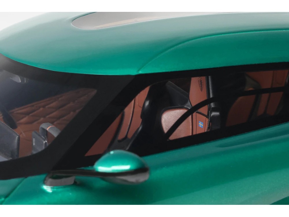 2024 KOENIGSEGG GEMERA RACING GREEN 1/18 MODEL CAR BY GT SPIRIT GT888