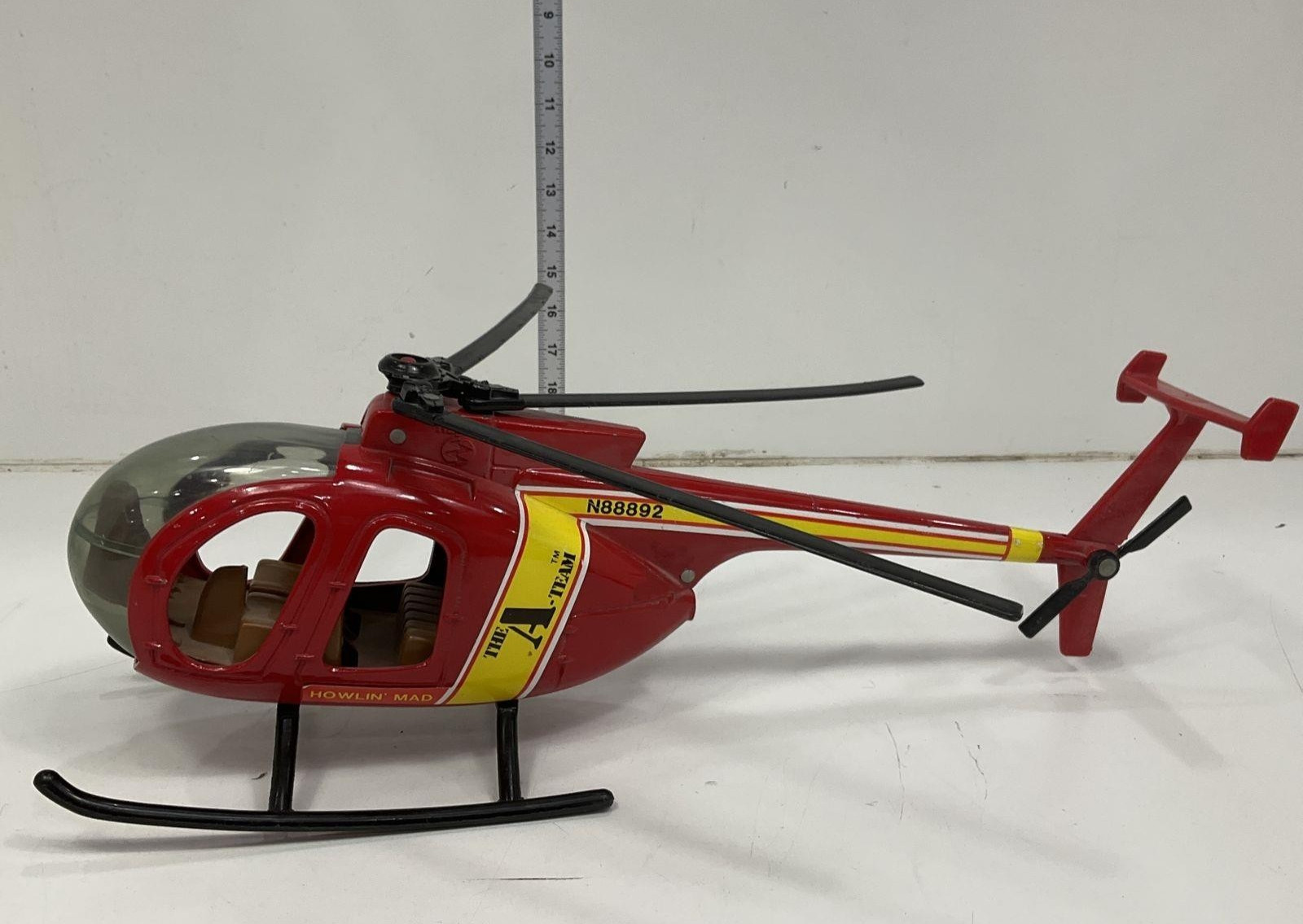 Vintage 1983 Ertl Large 1/16 scale The A-Team Howlin’ Mad Murdock Helicopter