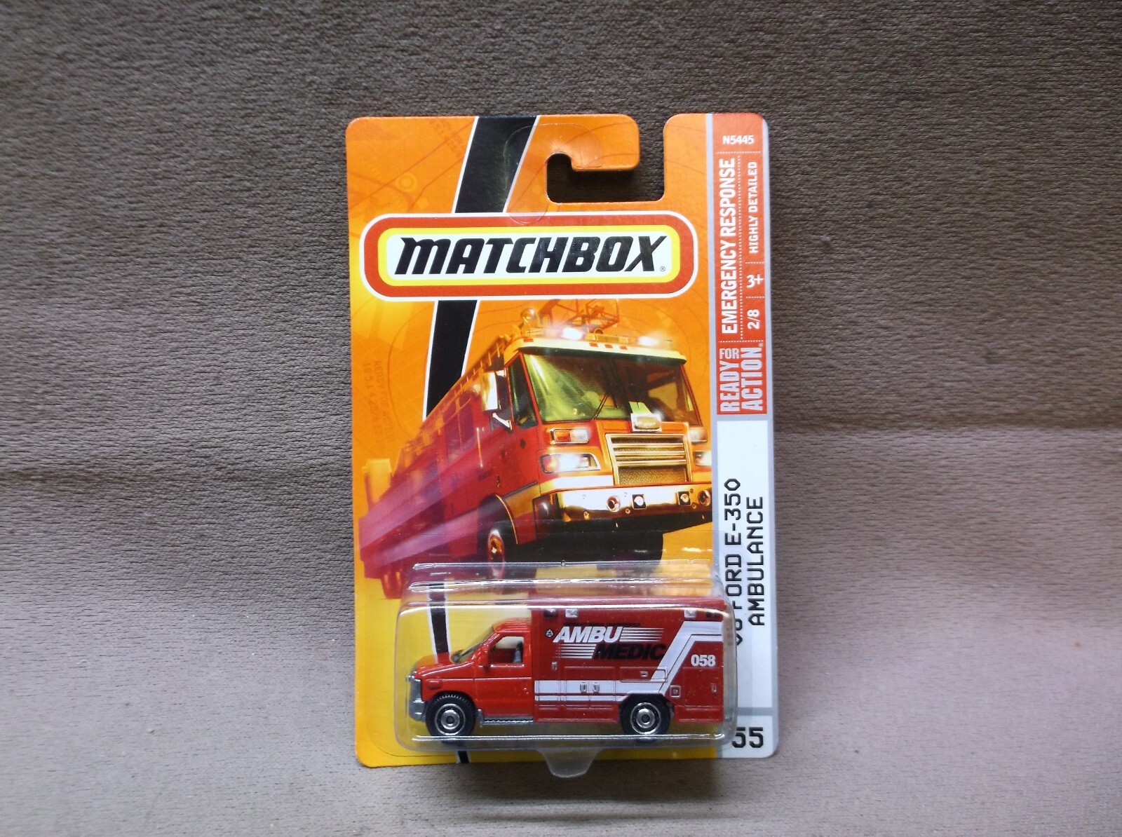 MATCHBOX 2009 #55 RED 2009 FORD E-350 ECONOLINE AMBULANCE PARAMEDIC EMERGENCY