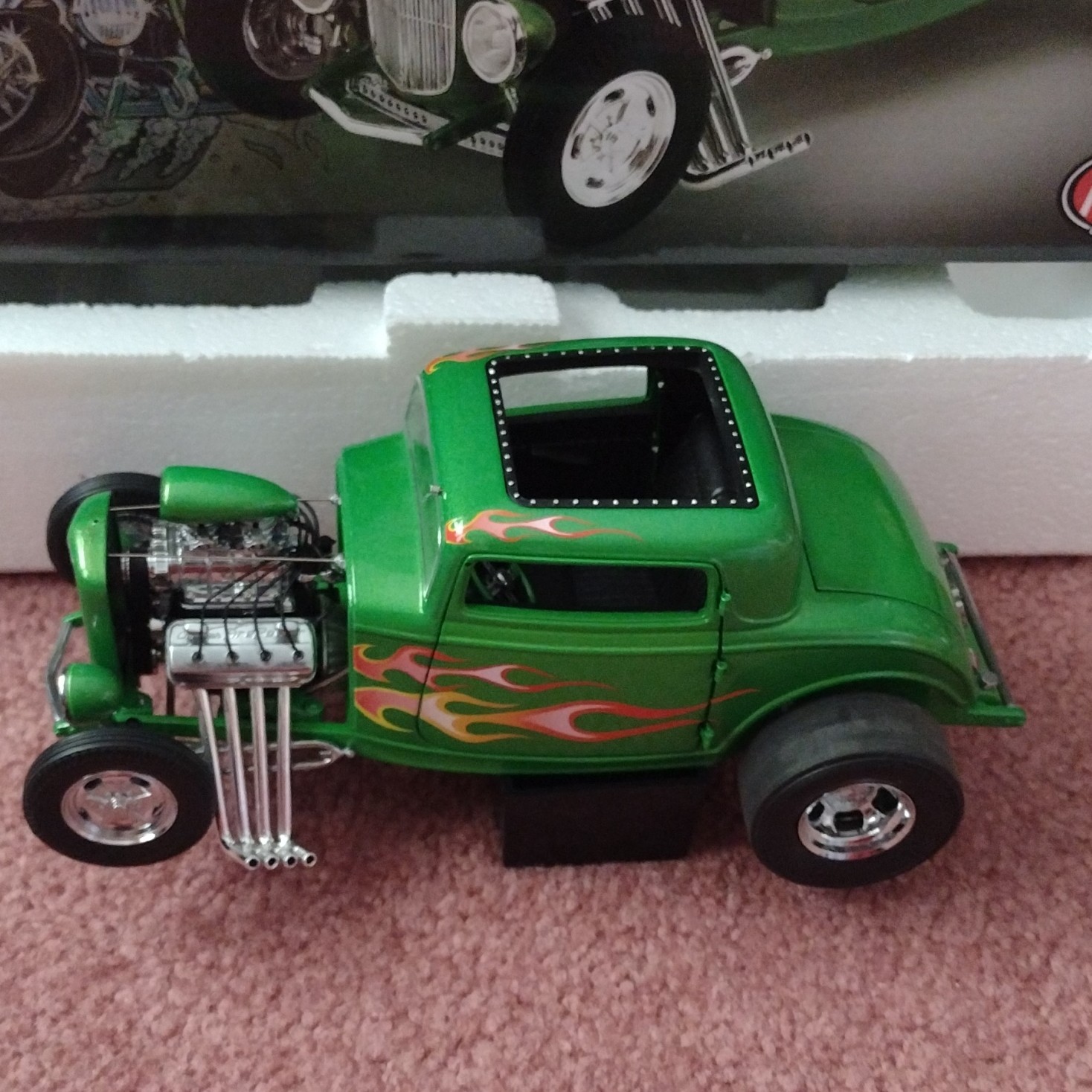 ACME Rat Fink Blown 1932 Ford 3-Window Green Diecast 1:18 Opening Parts