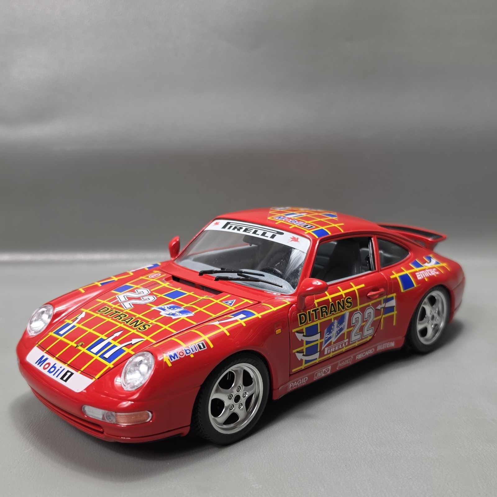 Bburago 1993 Porsche Carrera 911 Super Cup Ditrans Red 1:18 Scale Diecast