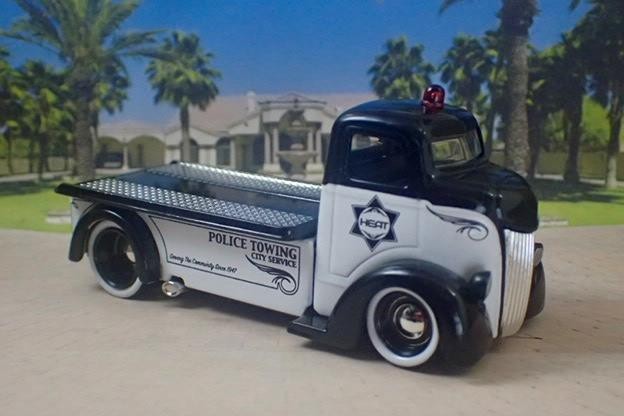 Police 1947 Ford COE Flathead V8 Flatbed Car Hauler 1/64 Scale Limited Edition N