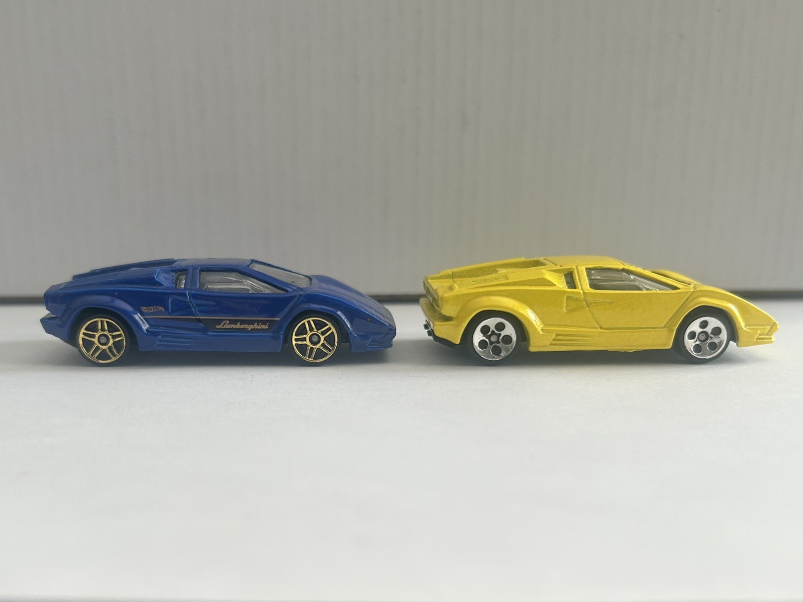 LOT OF 2 HOT WHEELS LAMBORGHINI COUNTACH BLUE AND YELLOW