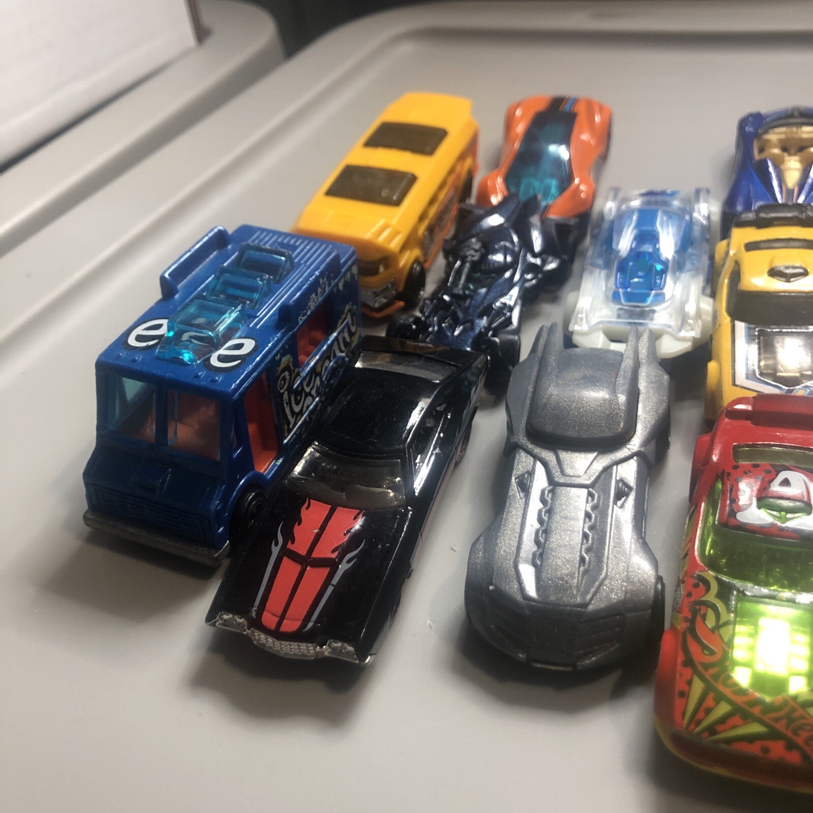 Hot Wheels Lot Of Cars 17 Mixed Please See Photos