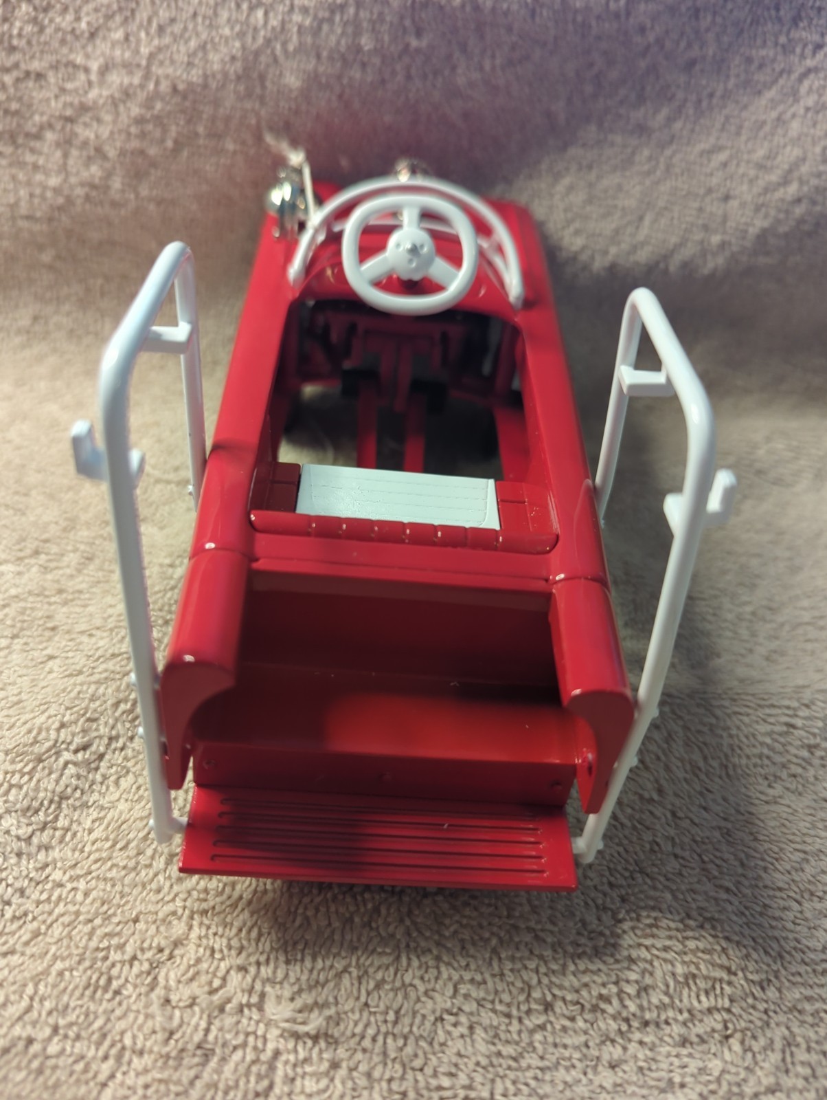 Vintage 1995 Hallmark Kiddie Car Classics 1962 Murray Super Deluxe Fire Truck