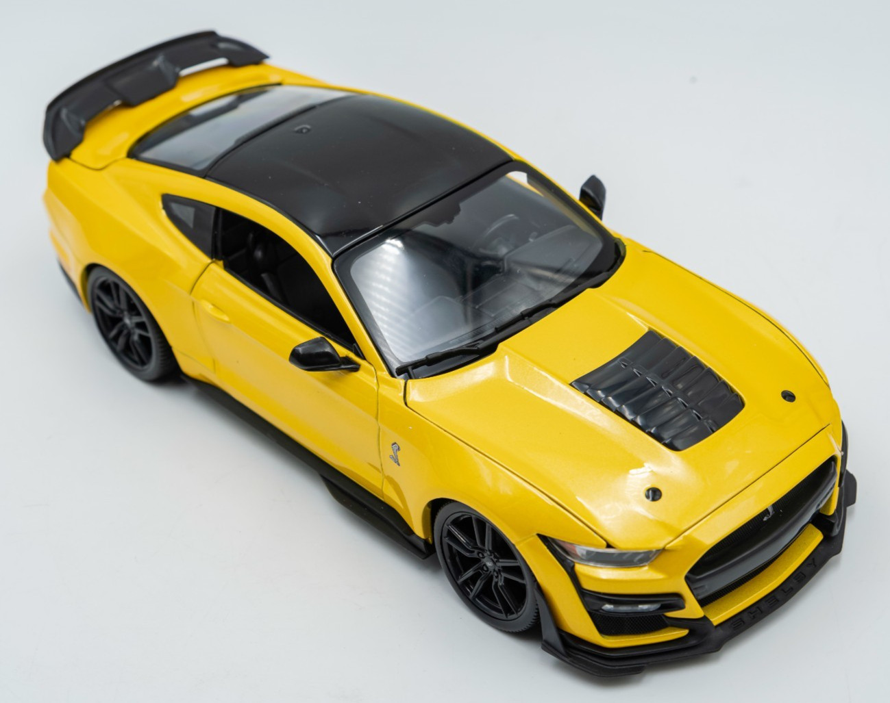Maisto 1:18 Scale Special Edition – 2020 Mustang Shelby GT 500 Metallic Yellow