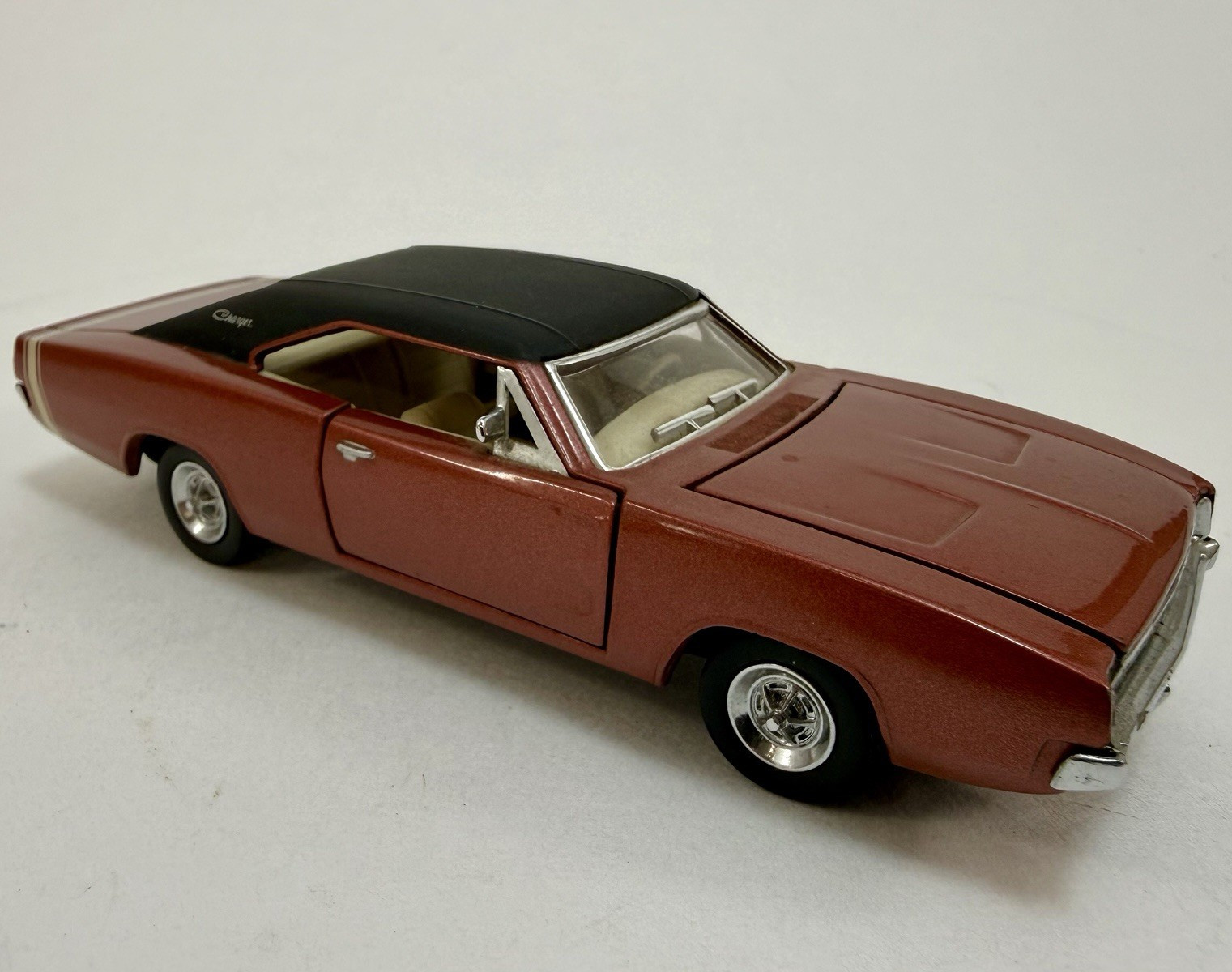 Franklin Mint B11RJ56 1968 Dodge Charger R/T Beaten Copper 1:43 Diecast Model