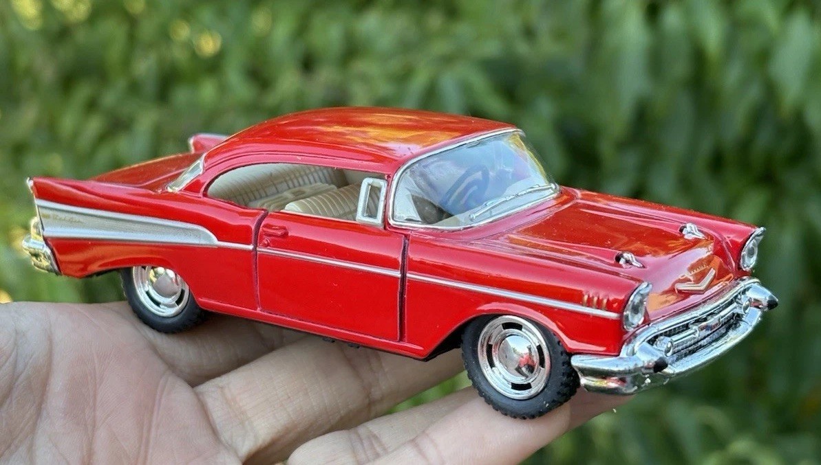 NEW Kinsmart 1957 Chevrolet Bel Air Hard Top 1:40 Diecast Toy Car 5313D Red